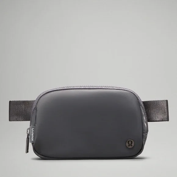 lululemon belt bag seal grey Everywhere Crossbody 1L lululemon Everywhere Belt Bag Review: